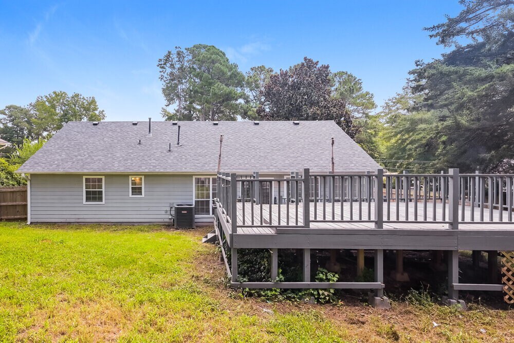 Building Photo - 2981 Landmark Dr SE
