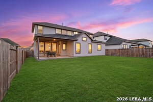 Building Photo - 3709 Pin Oak Hls