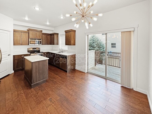 Building Photo - 8721 W Pine Valley Ln