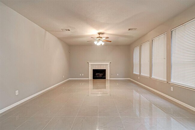 Building Photo - 2130 Autumn Fern Dr
