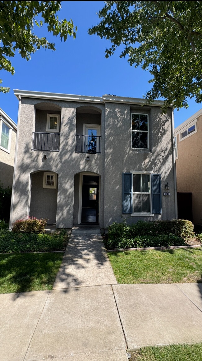 Building Photo - 8842 Adur Rd