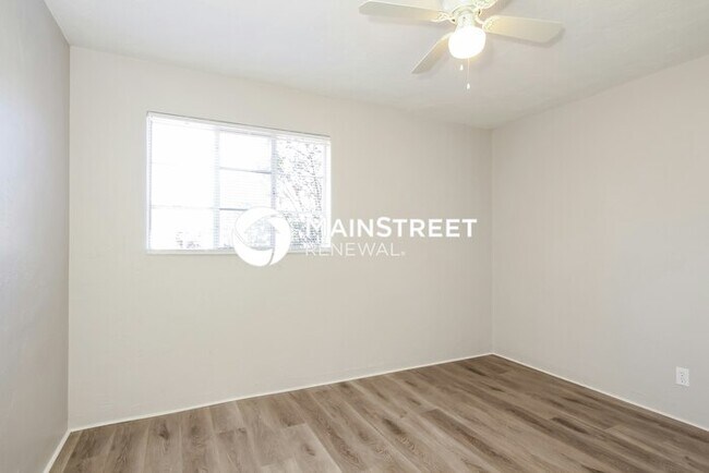 Building Photo - 3 Bedroom Pet-Friendly Home in TUCSON, AZ with Main Street Renewal