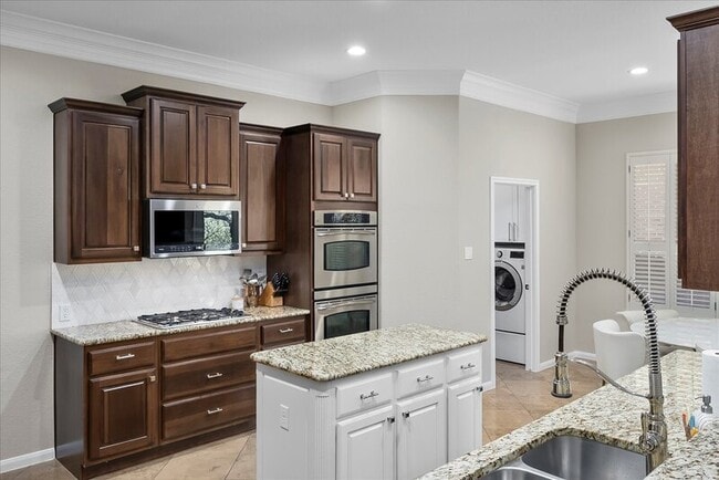 Building Photo - 12921 Bloomfield Hills Ln