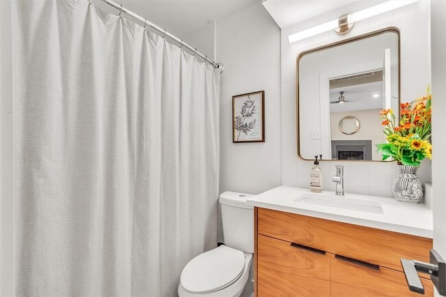 Building Photo - 9700 Sugar Hill Dr