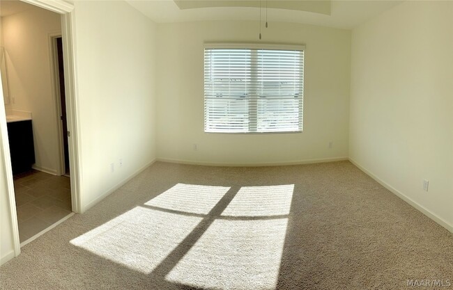 Building Photo - 5066 Pike Lp