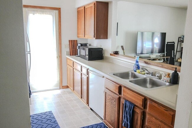 Building Photo - 3422 West St