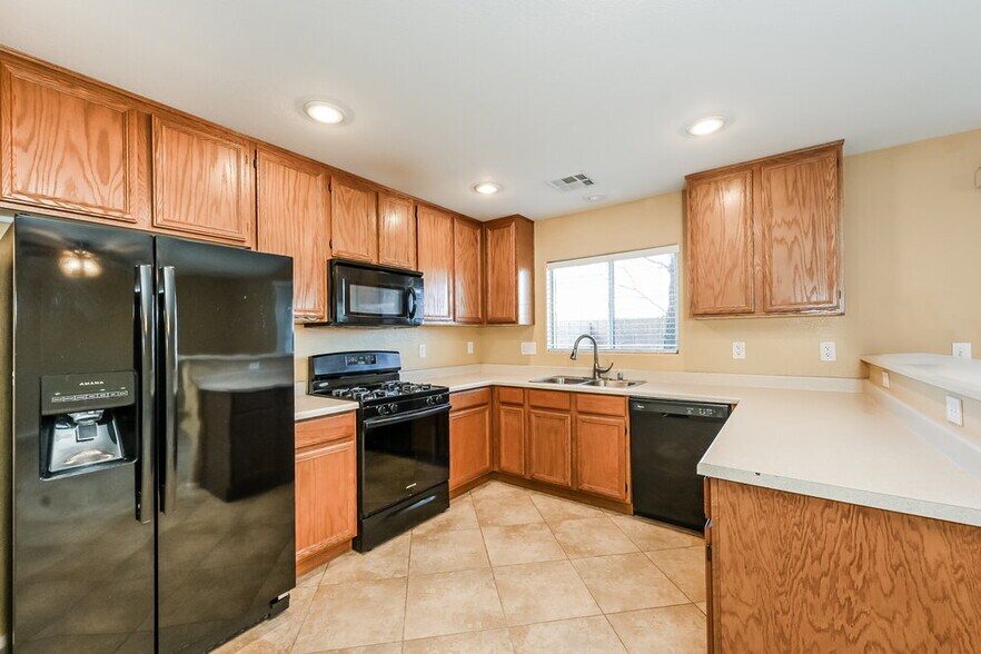 Building Photo - 8264 Wuthering Heights Ave