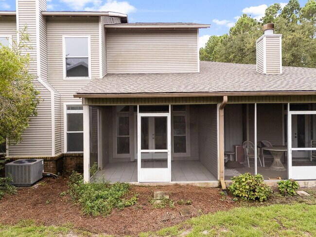 Building Photo - 94 Cll Escada
