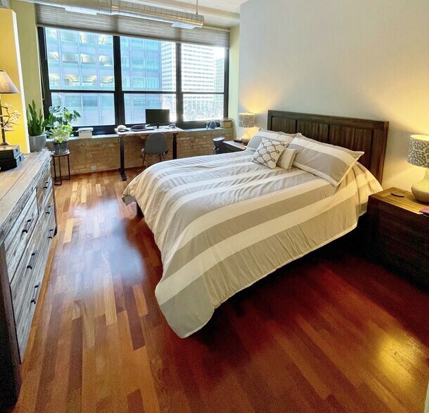 Building Photo - 130 S Canal St