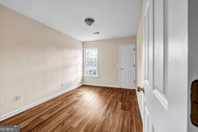 Building Photo - 1600 Dillwood Ct