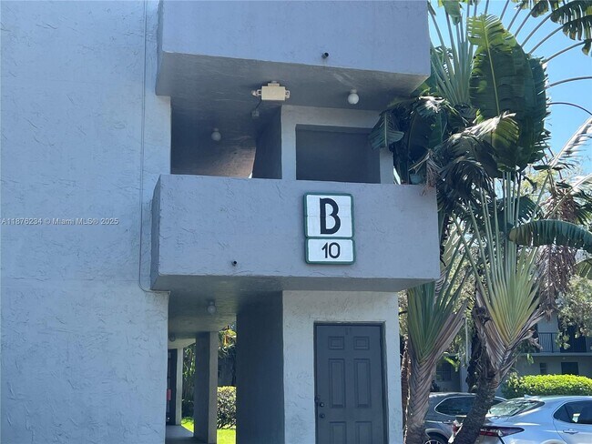 Building Photo - 10 NW 87th Ave