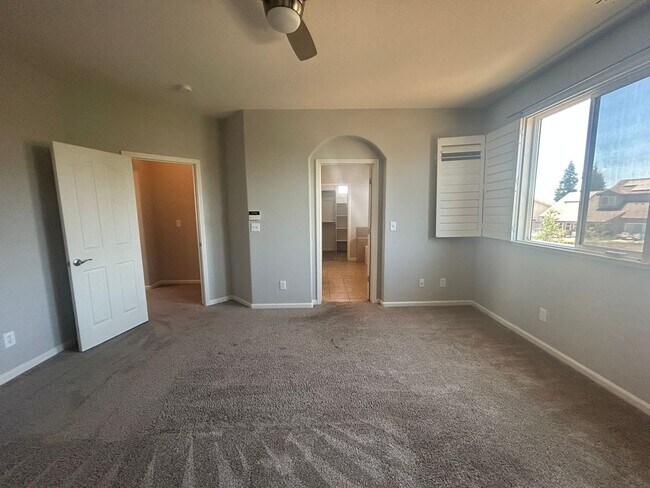 Building Photo - 5801 Eisenhower Dr