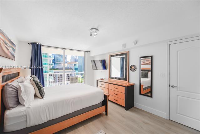 Building Photo - 1200 Brickell Bay Dr