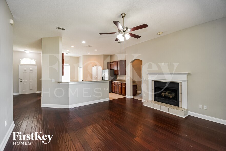 Building Photo - 86353 Sand Hickory Trail