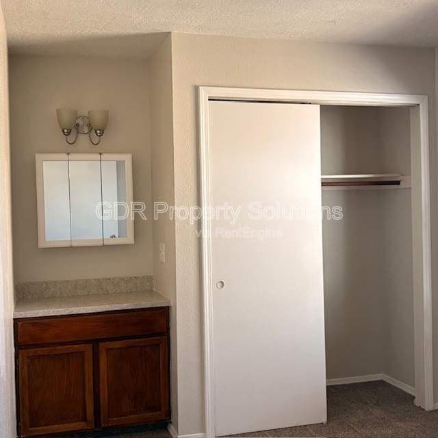 Building Photo - 702 Fruit Ave NW