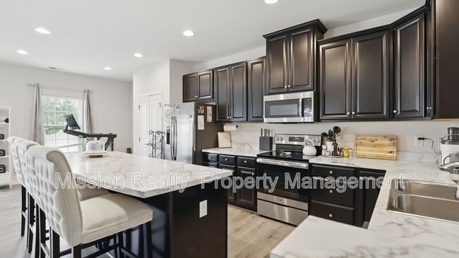 Building Photo - 11512 Claimont Mill Dr