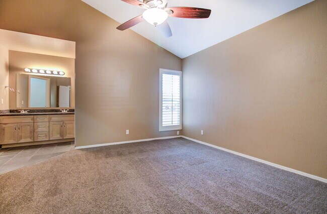 Building Photo - 1224 W Boxelder Cir