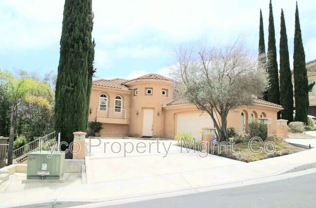 Building Photo - 2021 Pleasant Waters Ct