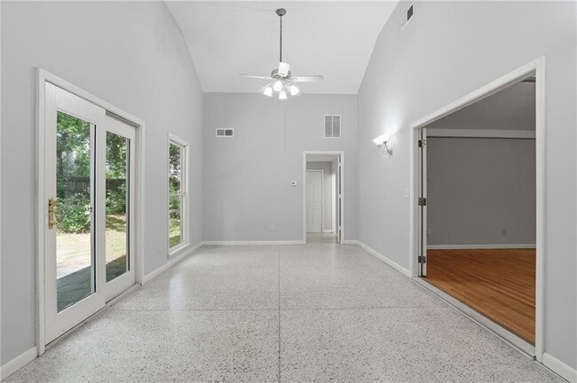 Building Photo - 2209 Cherring Ln