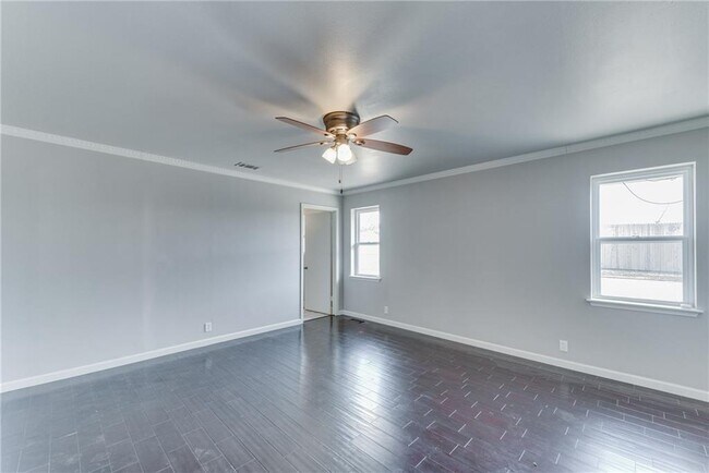 Building Photo - Luxury Living in Quail Creek!!