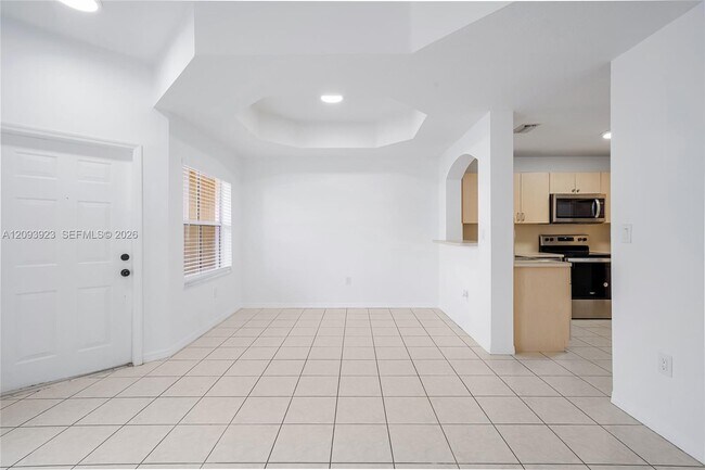 Building Photo - 642 SW 106th Ave