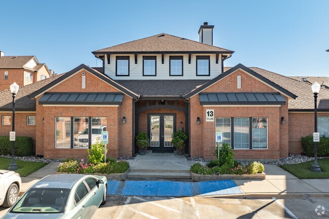 Building Photo - SkywayVillas