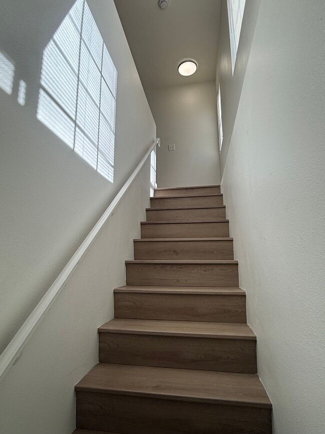 Building Photo - Paul Lee - R7535