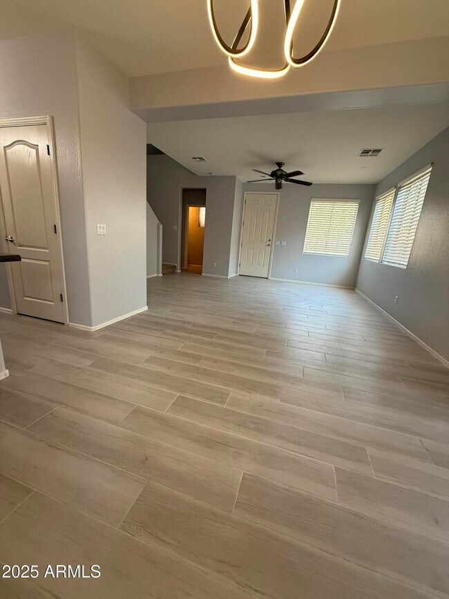 Building Photo - 848 S Colonial Dr