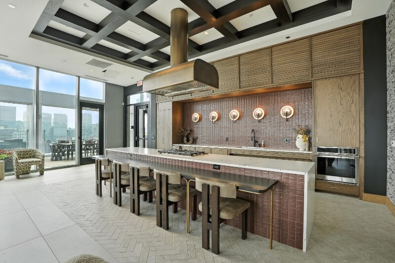 Building Photo - 1104 W Carroll Ave