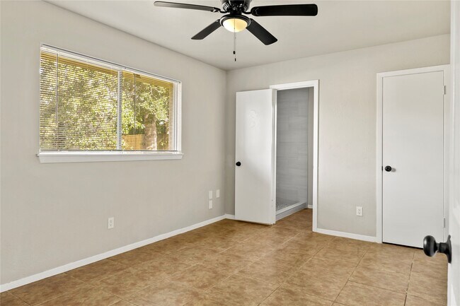 Building Photo - 11455 Spottswood Dr