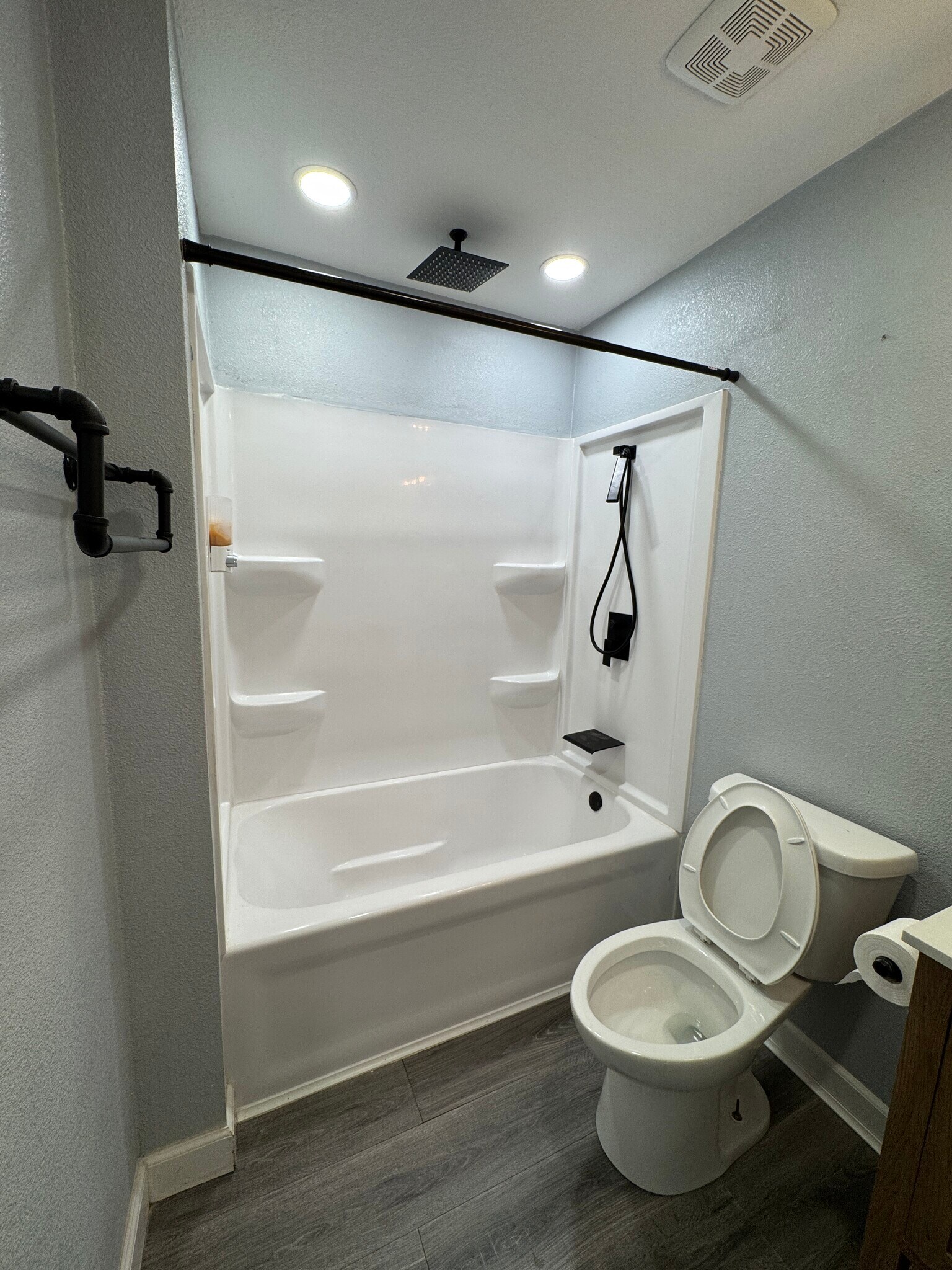 Building Photo - 112 Clover Ct