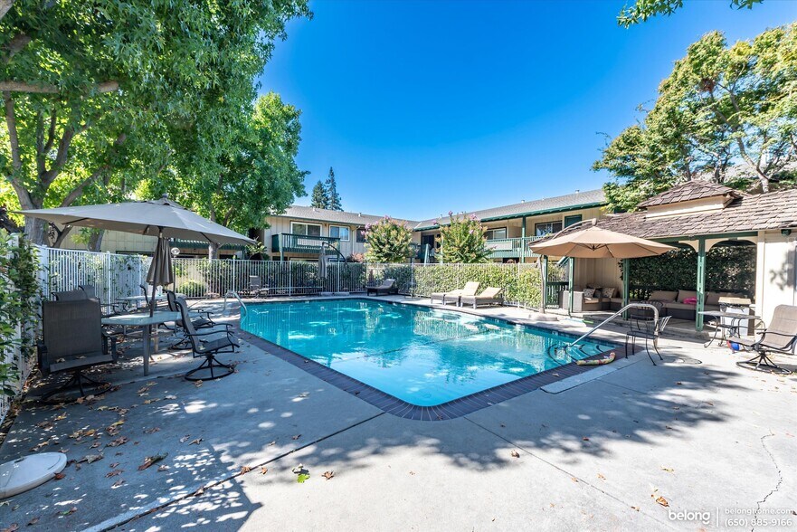 Building Photo - 2025 California St