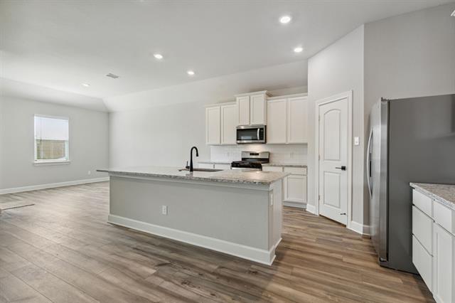 Building Photo - 609 Harbor Oaks Dr