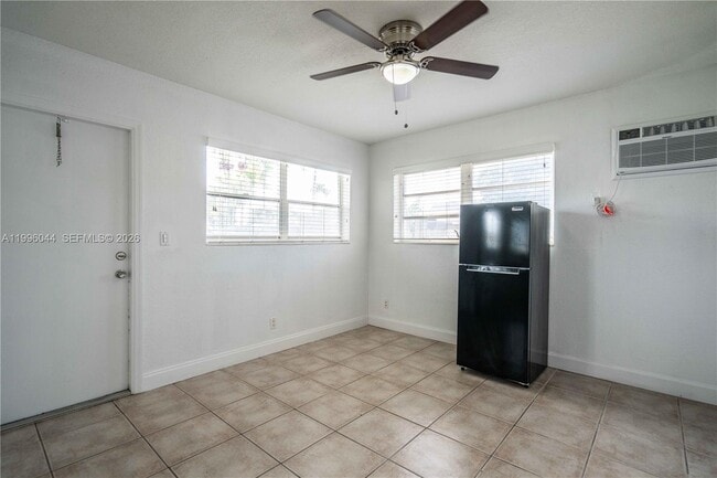 Building Photo - 715 NE 6th St