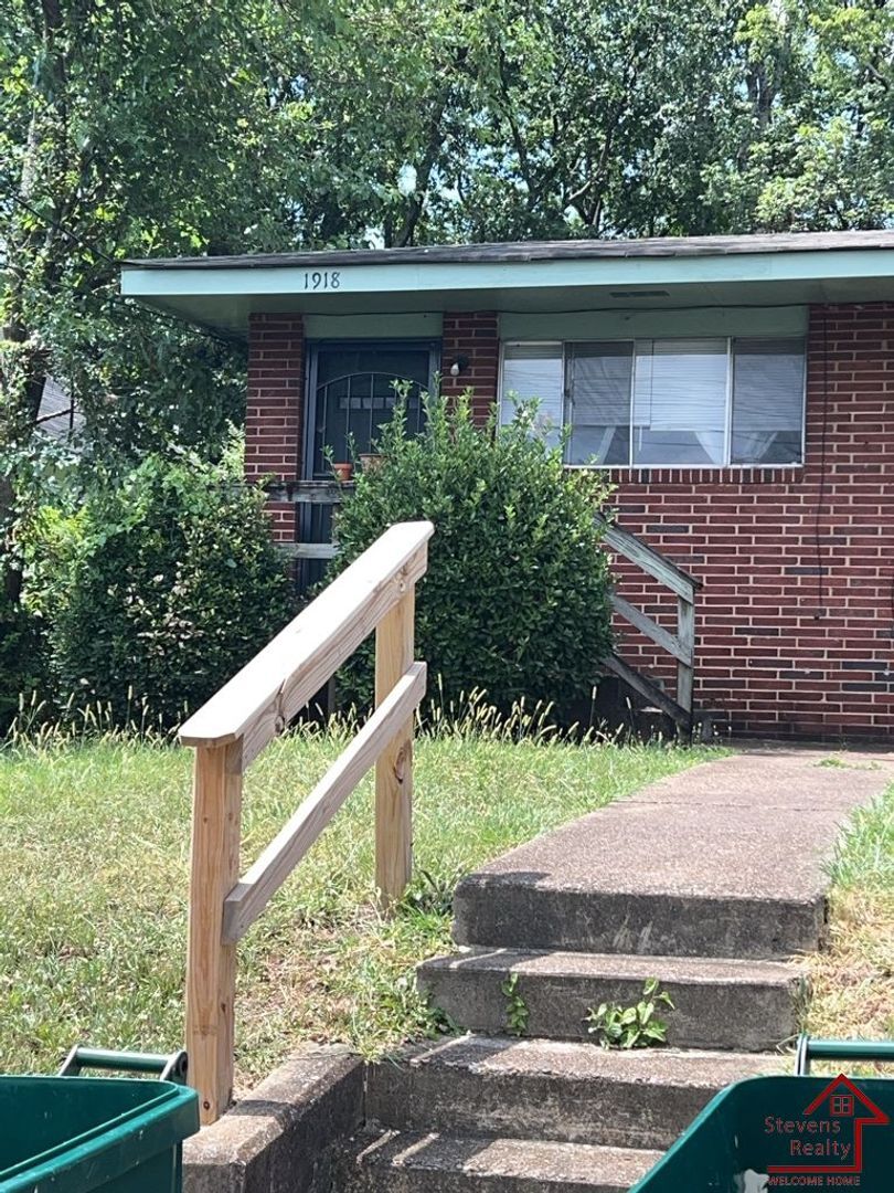 Building Photo - 1918 Ivy St