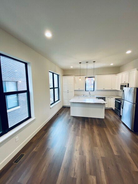 Building Photo - 361 N Boyle Ave