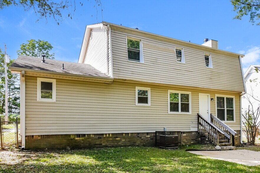 Building Photo - 1541 Cedargate Cir