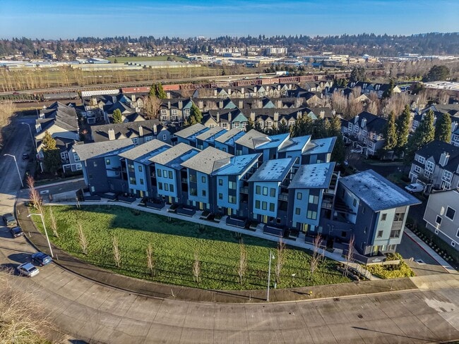 Building Photo - Riverside Townhomes - Waterfront Living in Vancouver