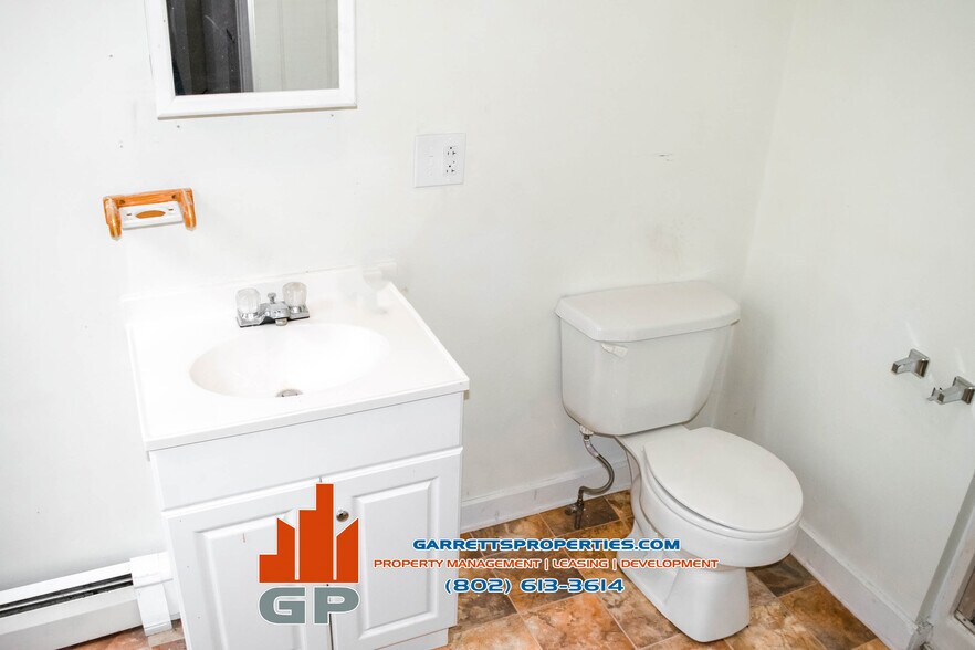 Building Photo - 64 N Pleasant St