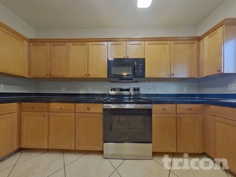 Building Photo - 25768 W Victory St