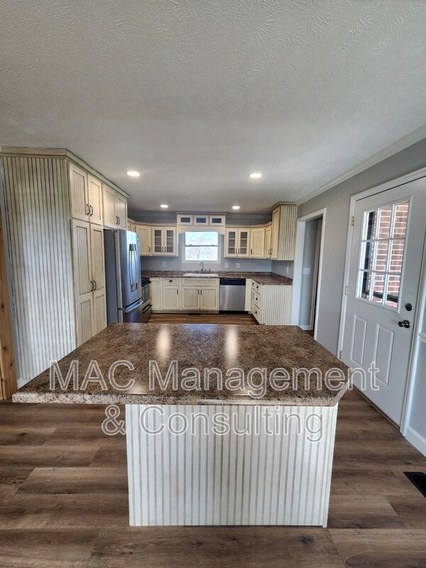 Building Photo - 4680 S Grundy Quarles Hwy