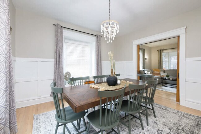 Building Photo - 713 Crosby St