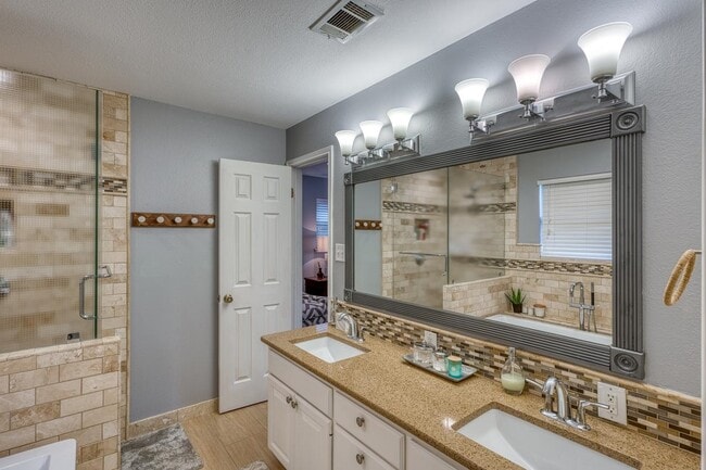 Building Photo - 303 Granite Shoals Ln