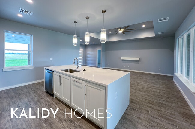 Building Photo - 12624 E Hefner Rd