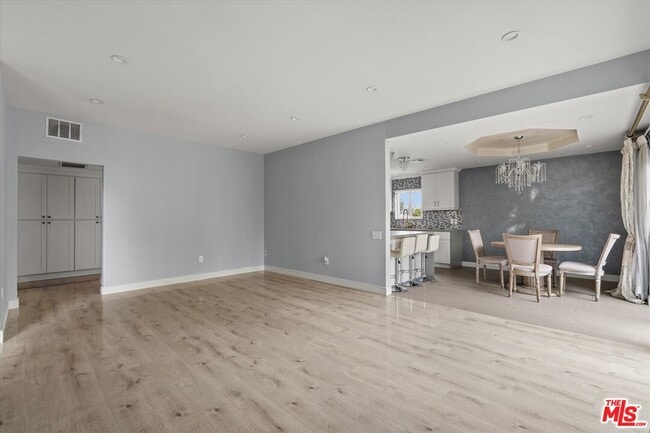 Building Photo - 5534 Sylmar Ave