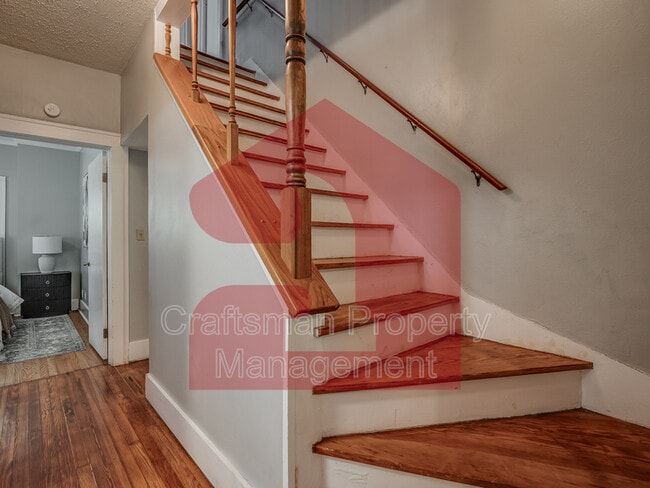 Building Photo - 1501 Gladstone Terrace