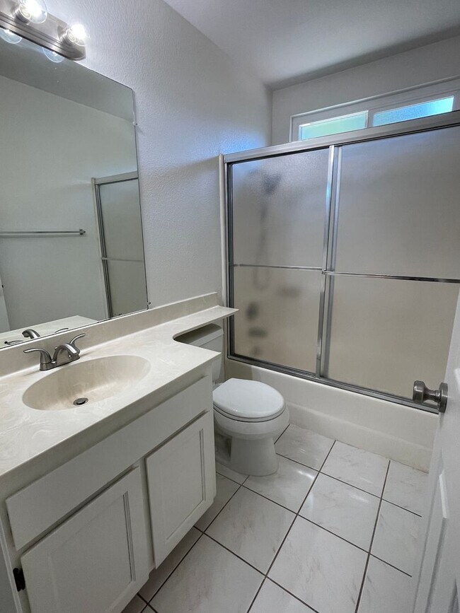 Building Photo - Updated Gorgeous Antioch Home with Pool