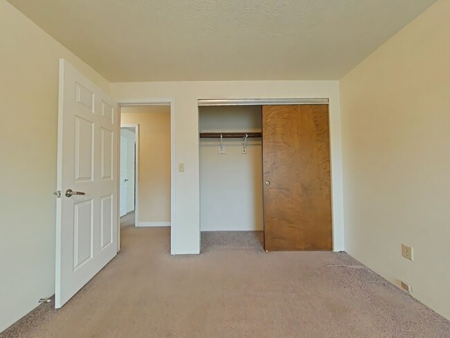 Building Photo - WINTER SPECIAL ~ $945 OFF FIRST MONTH RENT