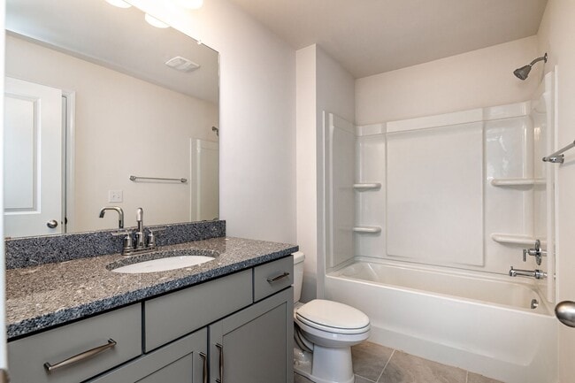 Building Photo - AVAILABLE NOW, Beautiful Home in Greer wit...