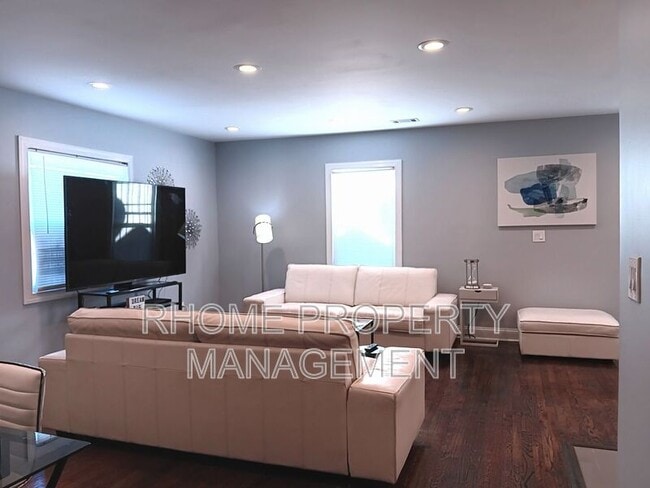 Building Photo - 1711 Candler Rd